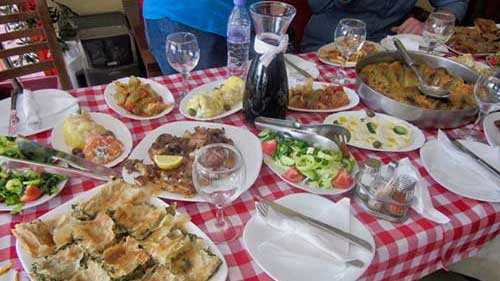 albanië heeft een heerlijke gevarieerde lokale keuken